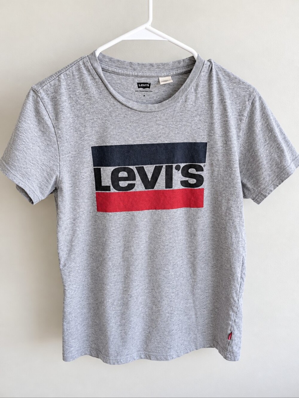 Levi's Women's Gray Logo T-Shirt with Navy & Red Accents